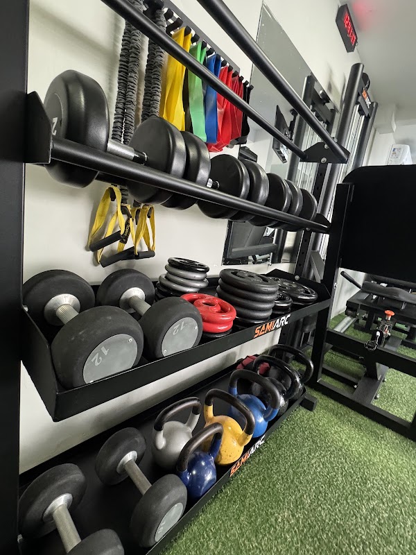 Studio Fit Trainer - Academia em Jardim Camburi, Vitória/ES - Foto 2