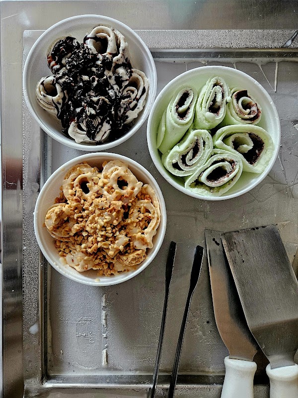 Doce Mania Vix - Sorvete na Chapa | Sorvete Tailandês - Açaiteria e Sorveteria em Jardim Camburi, Vitória/ES - Foto 2