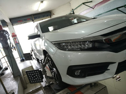 Radial Auto Center