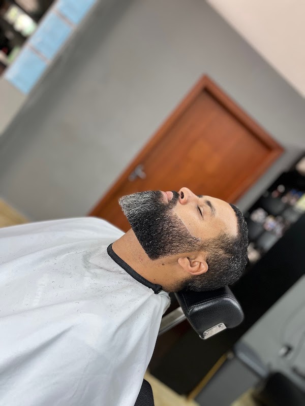 Barbearia - Especialista Em Barba - Douglas Moraes
