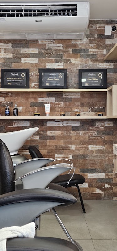 Salão e Barbearia Júpiter - Barbearia em Jardim Camburi, Vitória/ES - Foto 3