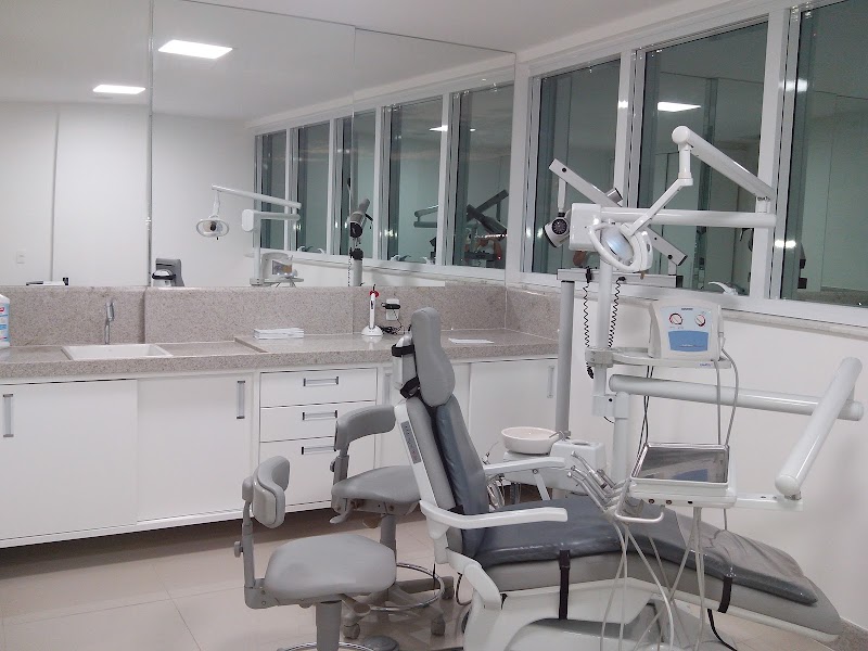 Consultório Dra. Rosângela Oliveira - Clínica Odontológica em Jardim Camburi, Vitória/ES - Foto 4