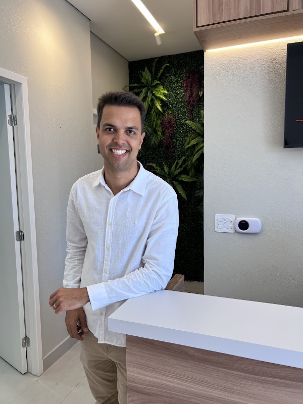 Dr Armando Jantorni - OdontoMedi Odontologia e Saúde Integrada - Clínica Odontológica em Jardim Camburi, Vitória/ES - Foto 3