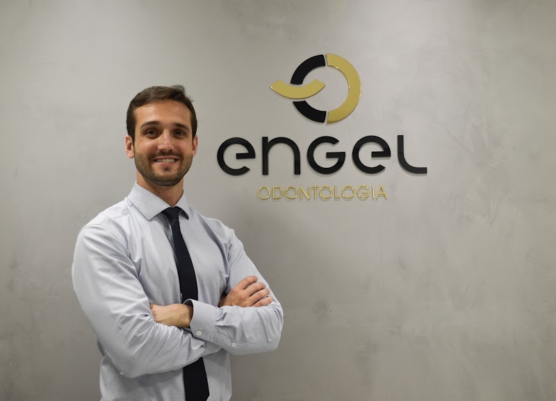 Engel Odontologia Vix - Aparelho Invisalign em Vitória | Prótese Protocolo I Lente de Contato Dental l Implantes Dentários - Clínica Odontológica em Jardim Camburi, Vitória/ES - Foto 5