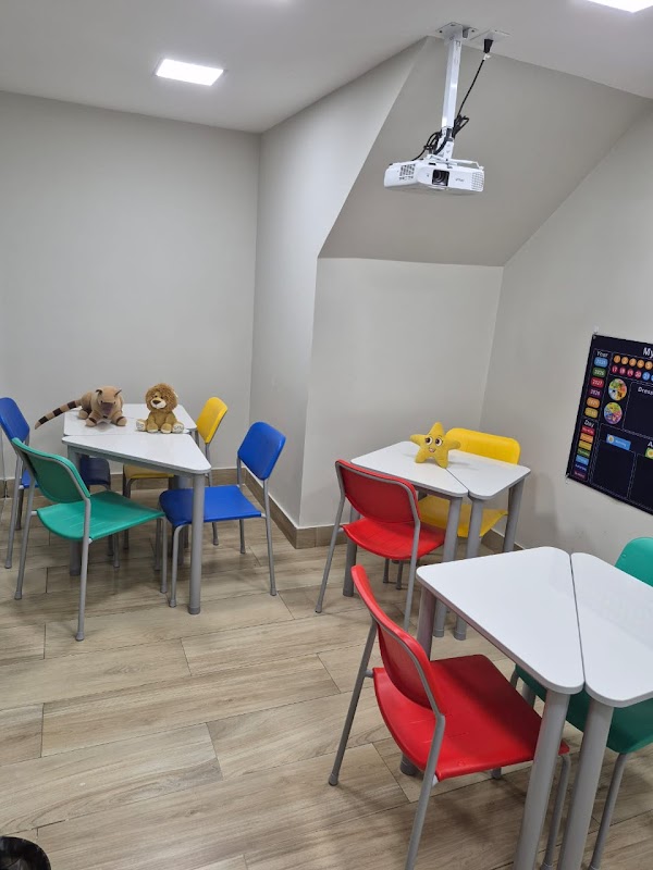 Cultura Inglesa - Jardim Camburi - Escola de Idiomas em Jardim Camburi, Vitória/ES - Foto 2