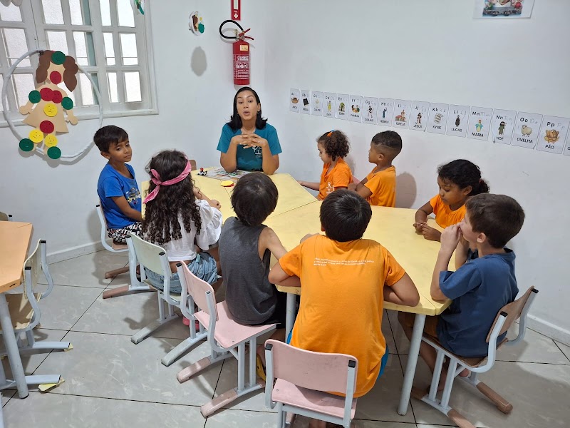 Escola Primeiro o Reino - Educação Cristã Clássica - Escola em Jardim Camburi, Vitória/ES - Foto 5
