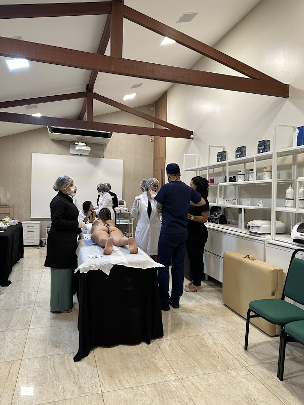 Viver Beleza - Cursos de Estética Avançado e Locação de Equipamentos Estéticos em Jardim Camburi - Vitória ES - Escola em Jardim Camburi, Vitória/ES - Foto 5