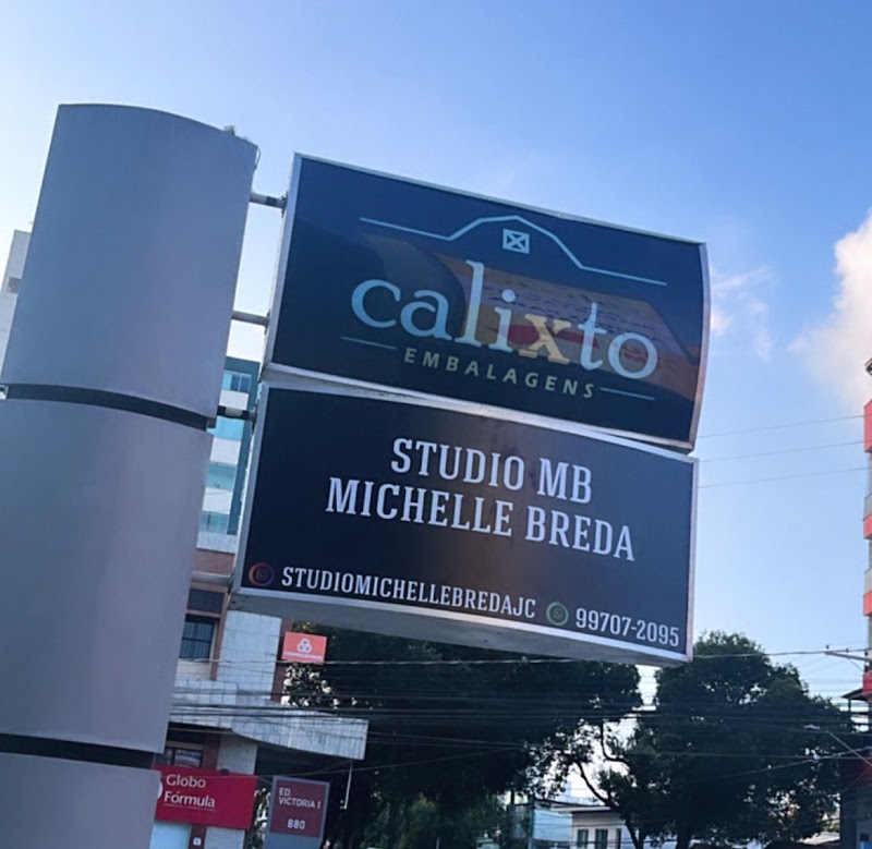 Studio Michelle Breda - Salão de Beleza em Jardim Camburi | Mechas, Podologia e Manicures Perto de você - Esmalteria em Jardim Camburi, Vitória/ES - Foto 4