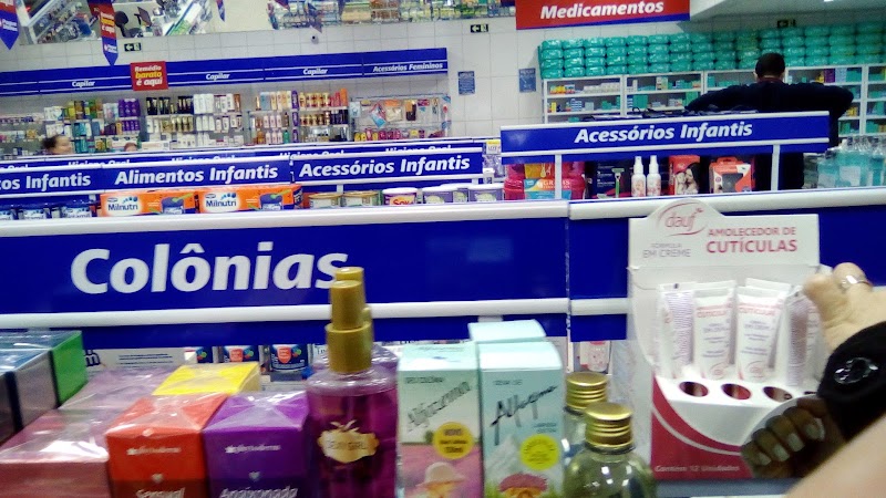 Farmácia Pague Menos - Farmácia em Jardim Camburi, Vitória/ES - Foto 2