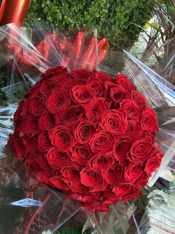Vitória Flowers | Buquês e Presentes
