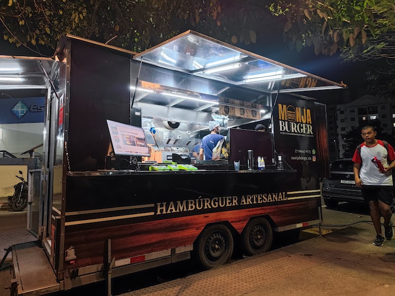 Monja Burger - Hamburgueria em Jardim Camburi, Vitória/ES - Foto 3