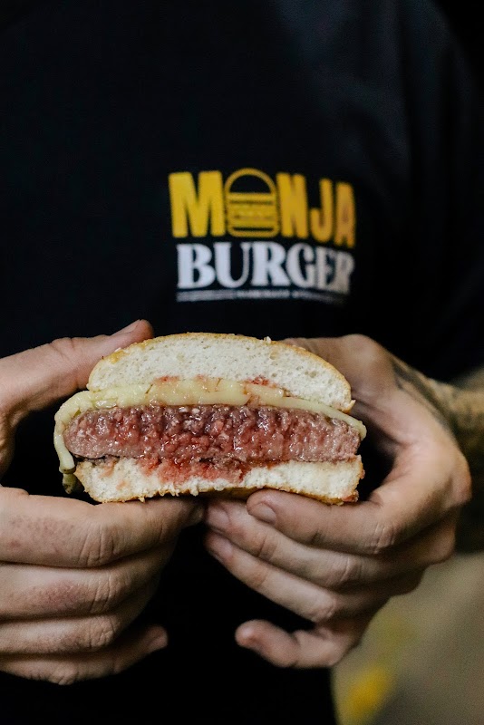 Monja Burger - Hamburgueria em Jardim Camburi, Vitória/ES - Foto 4