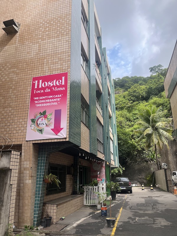 Toca da Mona Roots Hostel