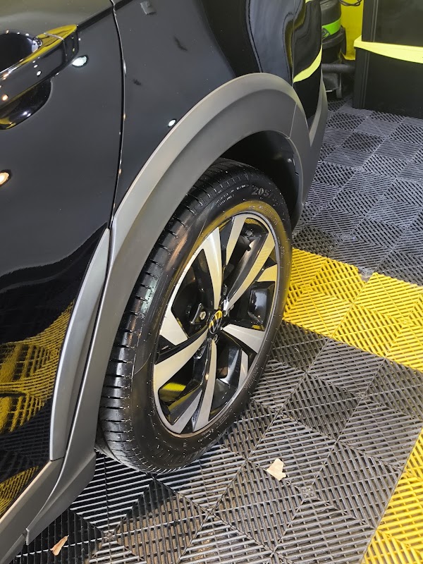 Confiance Estética Automotiva | Curso Polimento e estética / Martelinho de Ouro / Lanternagem / Pintura / Vitrificação - Oficina Mecânica em Jardim Camburi, Vitória/ES - Foto 5