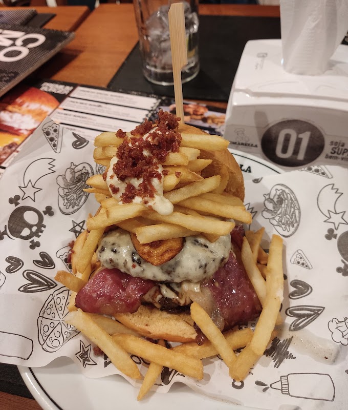 Comarella Pizza & Burger Vitória - Pizzaria em Jardim Camburi, Vitória/ES - Foto 3
