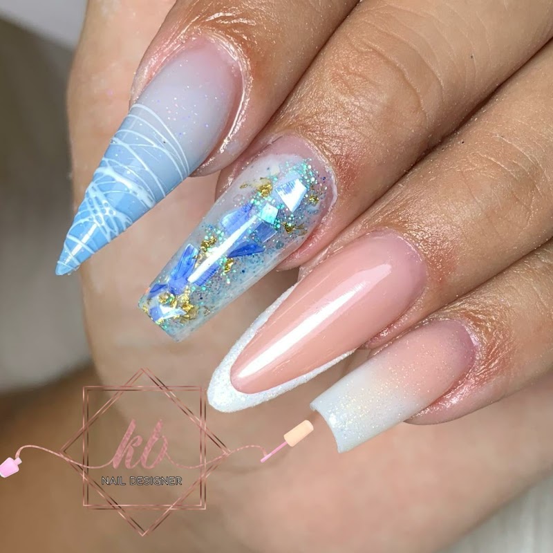 Karla Braga unhas de gel - Salão de Beleza em Jardim Camburi, Vitória/ES - Foto 4